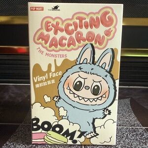 New 100% Authentic Unopened Exciting Macaron Labubu in Sesame Bean✨